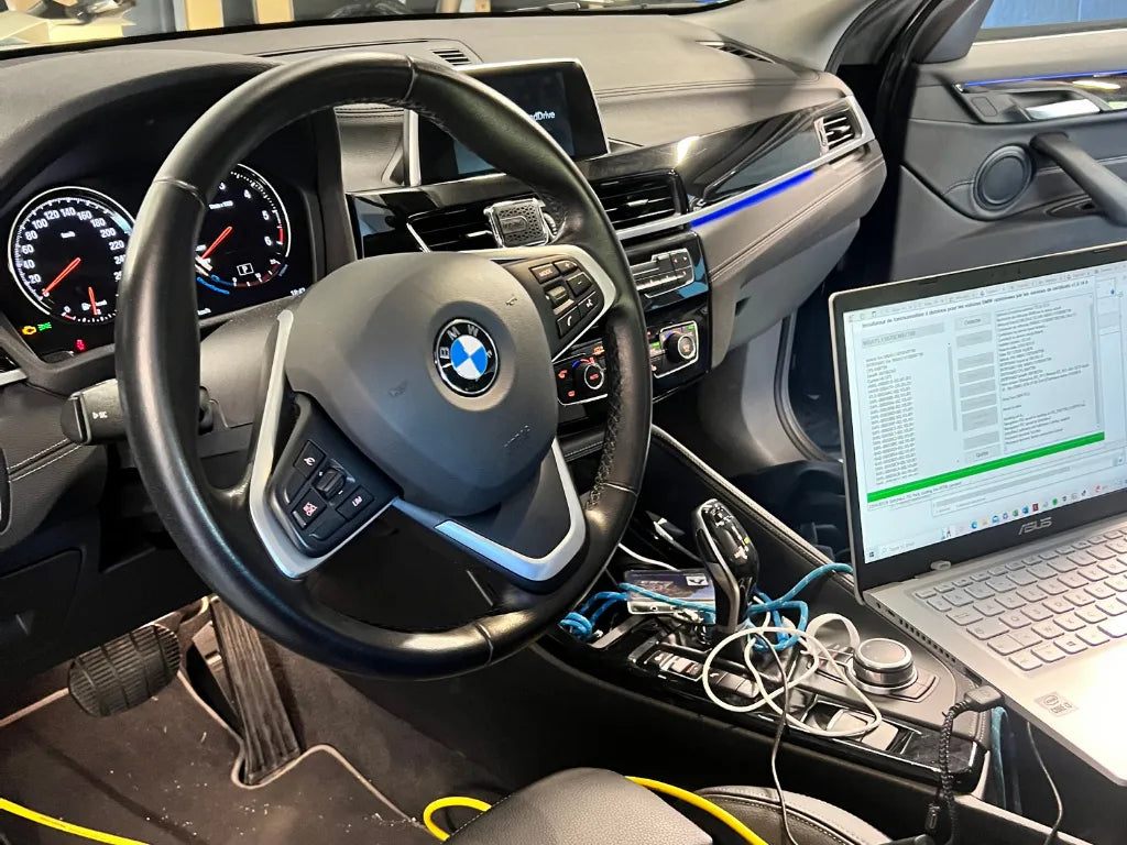 Activation CarPlay BMW et Installation de Modules CarPlay /Android Auto chez Dark Tint Marseille à Aubagne