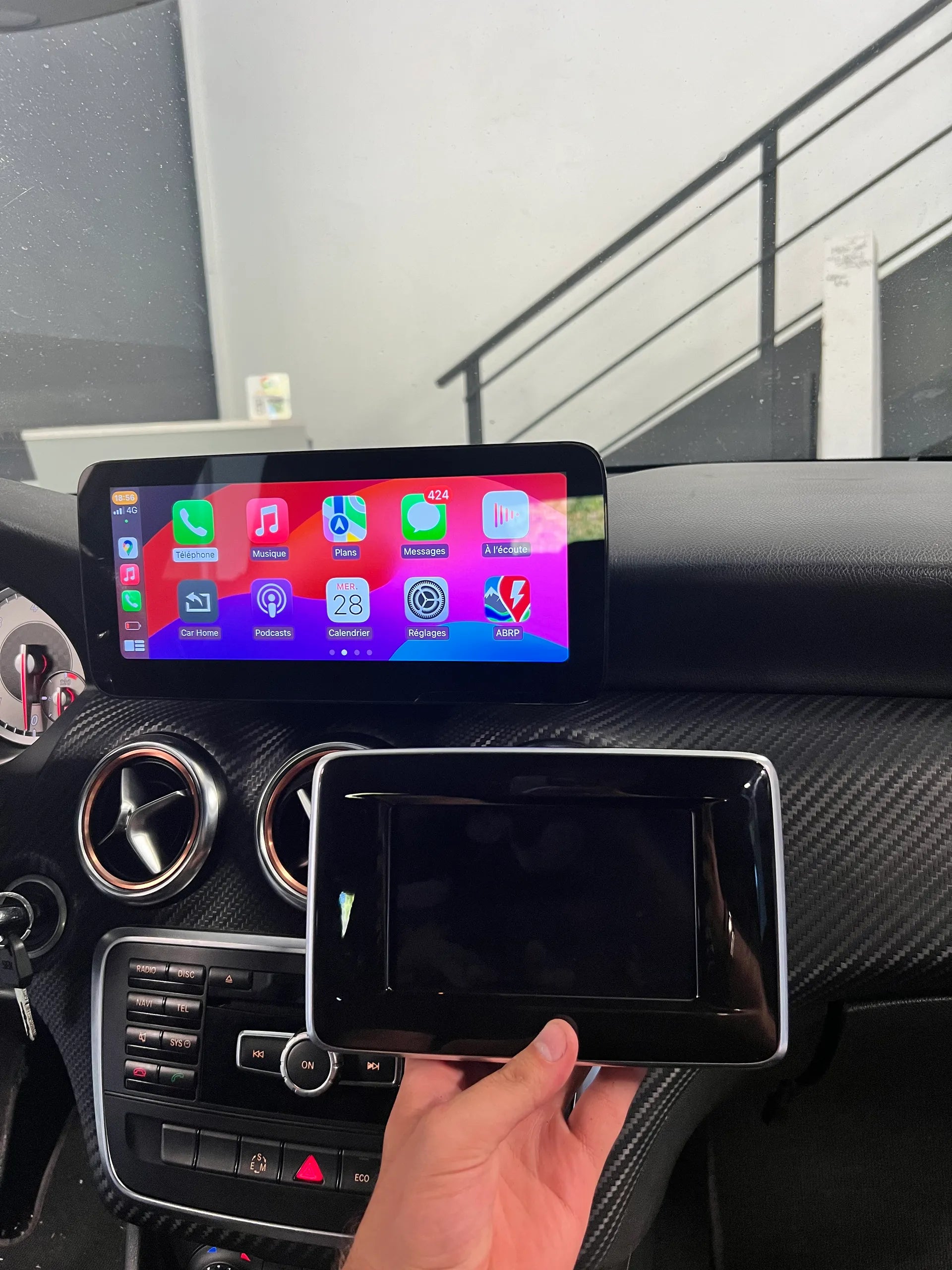 Installation d’écran CarPlay et Android Auto pour Mercedes Class A (2012-2019)